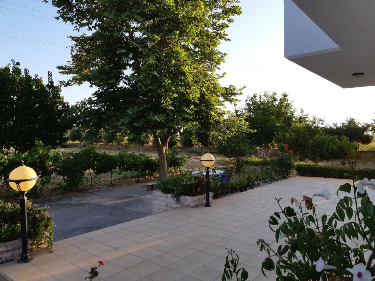 Swan House Panoramic View - Near The Sea Villa Ziparion Bagian luar foto